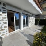 Turnkey Seaside Apartment: Fully Renovated Ground-Floor Property in Paleo Faliro · VelaProperty