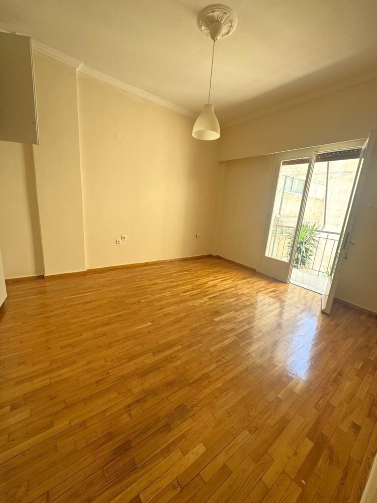 Spacious 100 m² Rental Apartment: 3-Bedroom Property in Neos Kosmos · VelaProperty