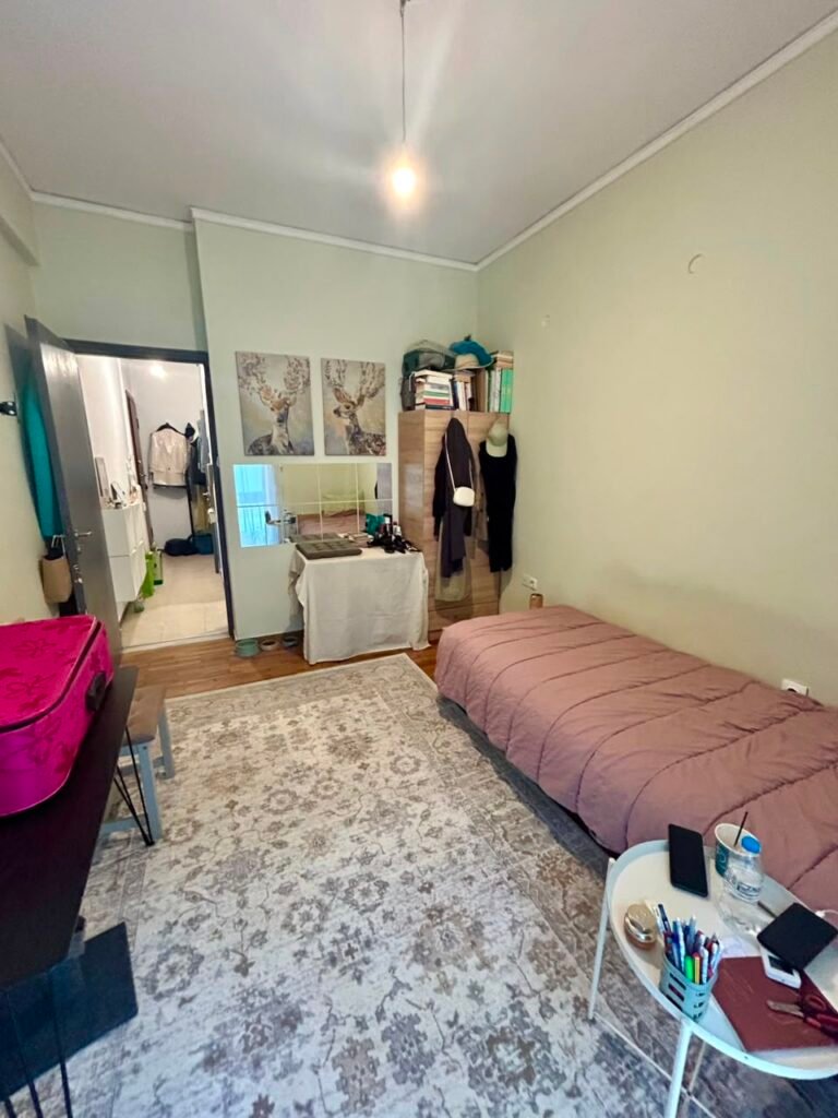 Cozy 1-Bedroom Apartment – Piraeus, Athens · VelaProperty