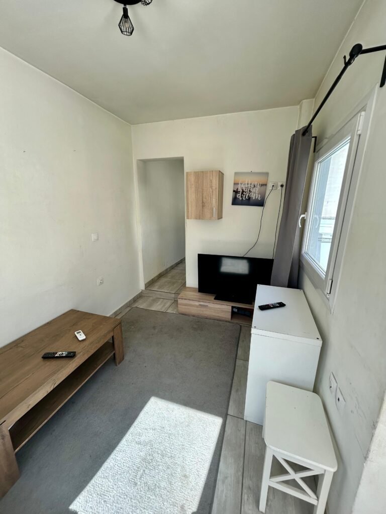 Top-Floor 1-Bedroom Apartment with Private Terrace – Neos Kosmos, Athens · VelaProperty